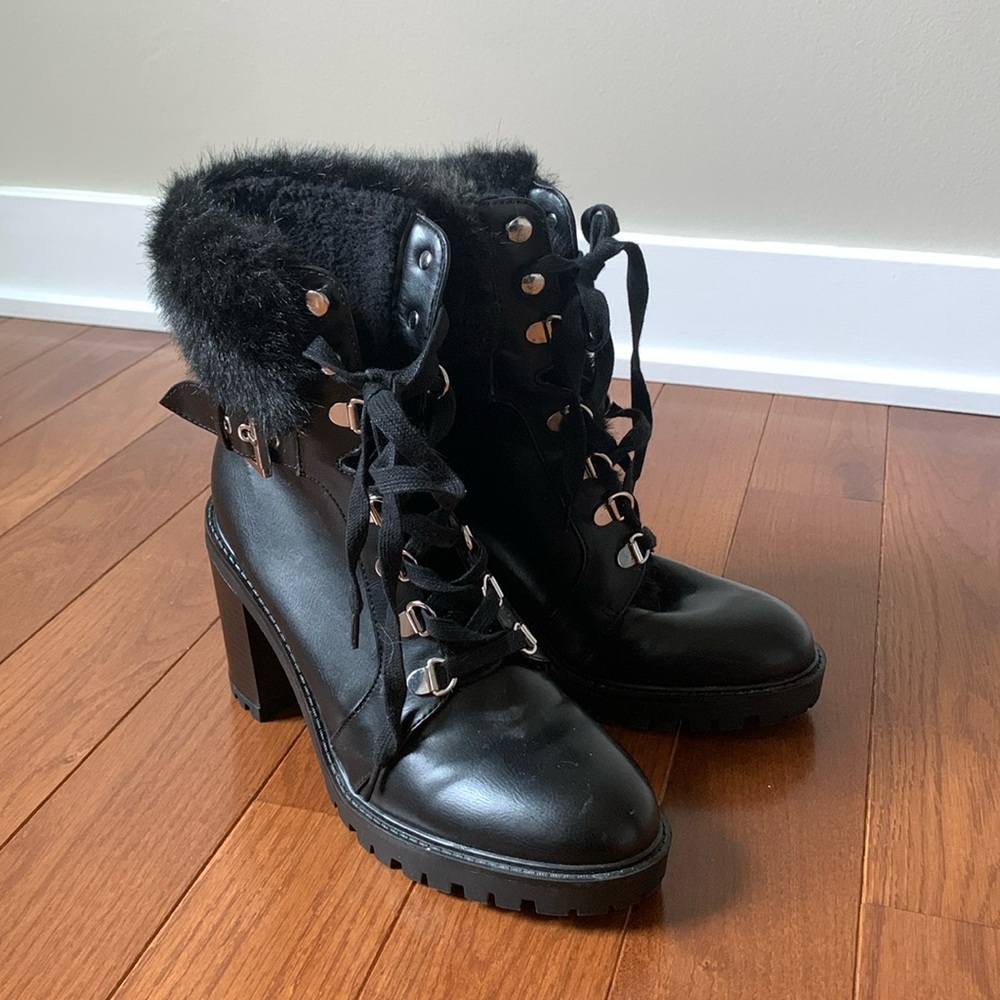 Guess boots with faux fur